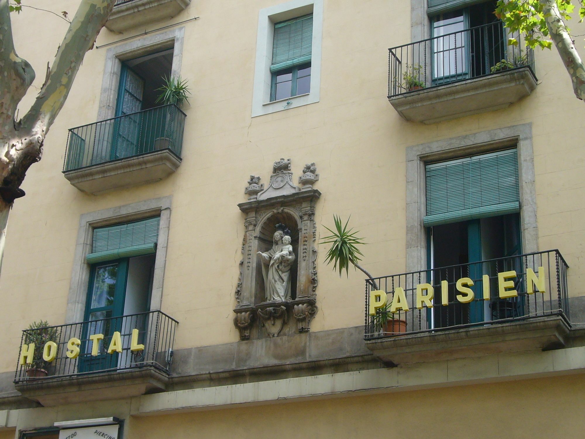ברצלונה Hostal Parisien Las Ramblas מראה חיצוני תמונה